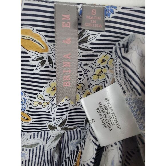 Brina & Em Blouse Small Womens Roll Tab Sleeve V Neck Multicolor Flowy Floral - Picture 6 of 6